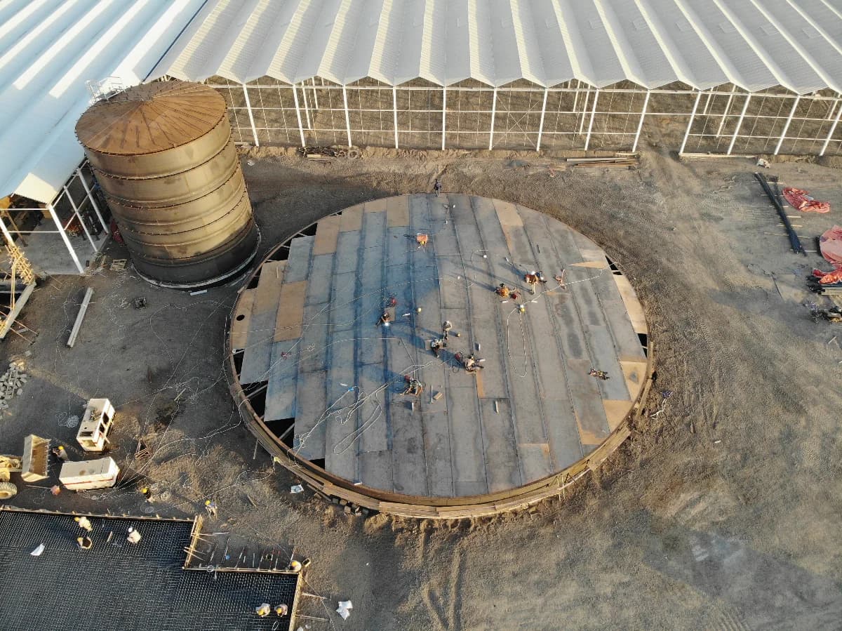 Tank Roof and Top Shell Plate Installation & Welding